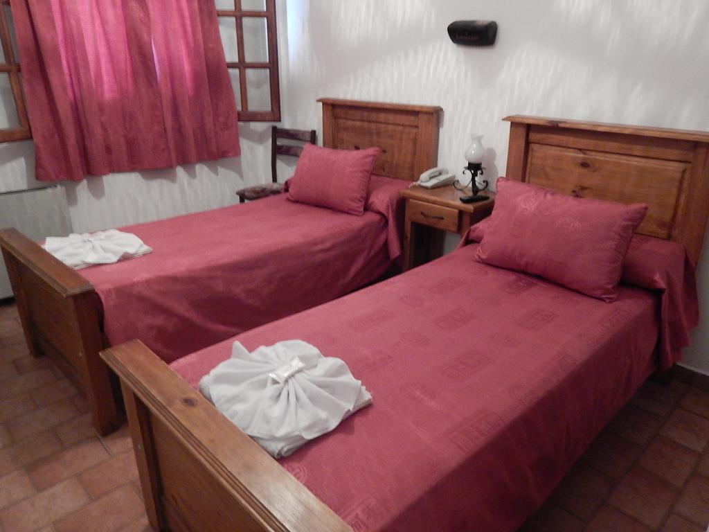 Colonial 3*
